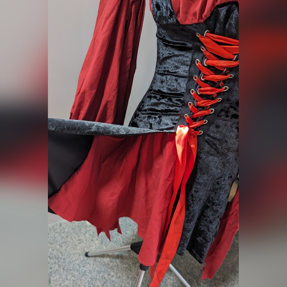 Sexy Pirate Costume Size Small/Petite - Picture 5 of 8